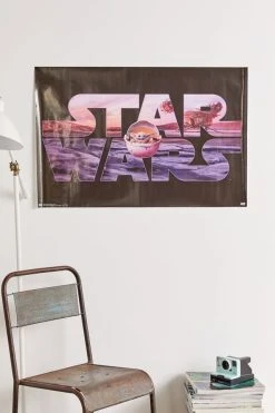 Budget ⭐ Star Wars The Mandalorian Flying Baby Yoda Poster Black 🎁