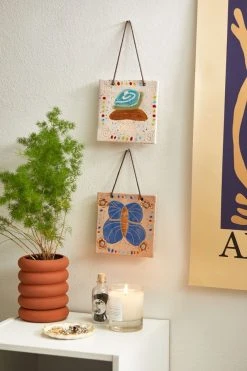 Hot Sale 𧨠Critter Tile Wall Hanging Green β