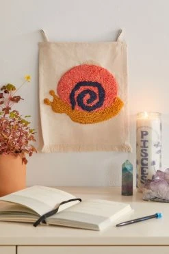 Outlet π Mini Tufted Flag Tapestry Wink βοΈ