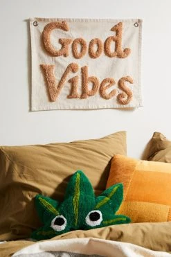 Budget π Good Vibes Tufted Tapestry Natural π₯°