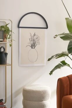 Budget π Gigi Arch Print Hanger Black π